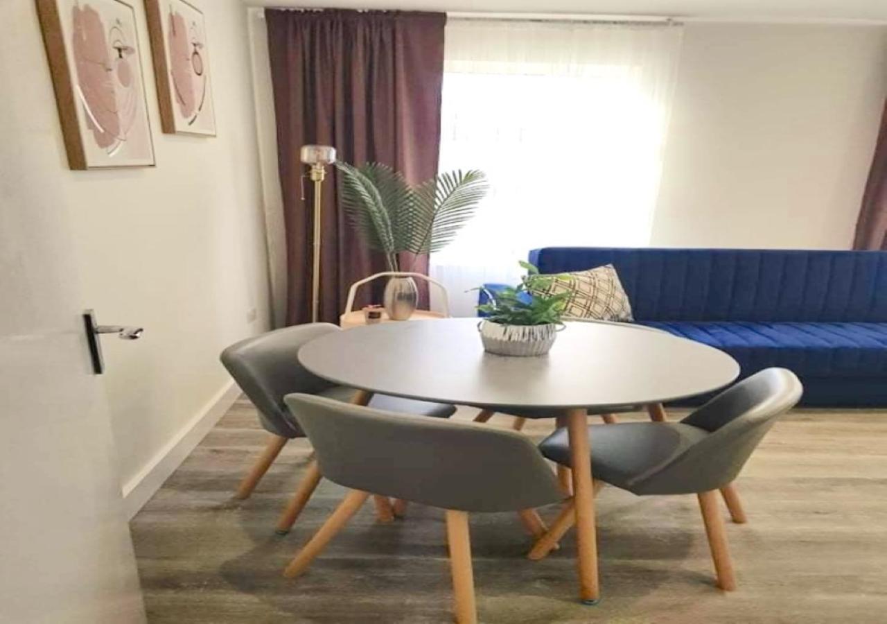 2 Bedroom Serviced Apartment # London Exteriör bild