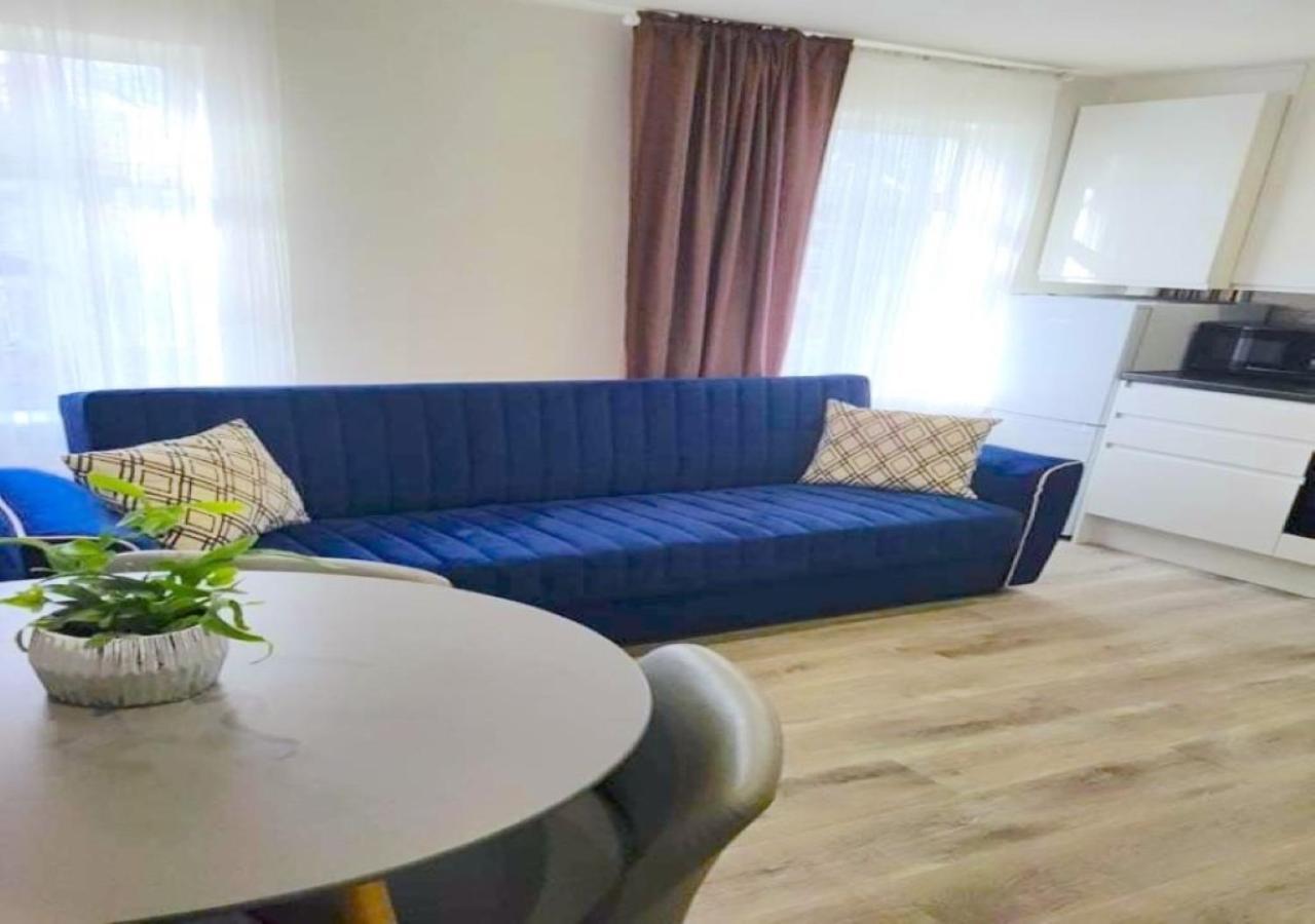 2 Bedroom Serviced Apartment # London Exteriör bild