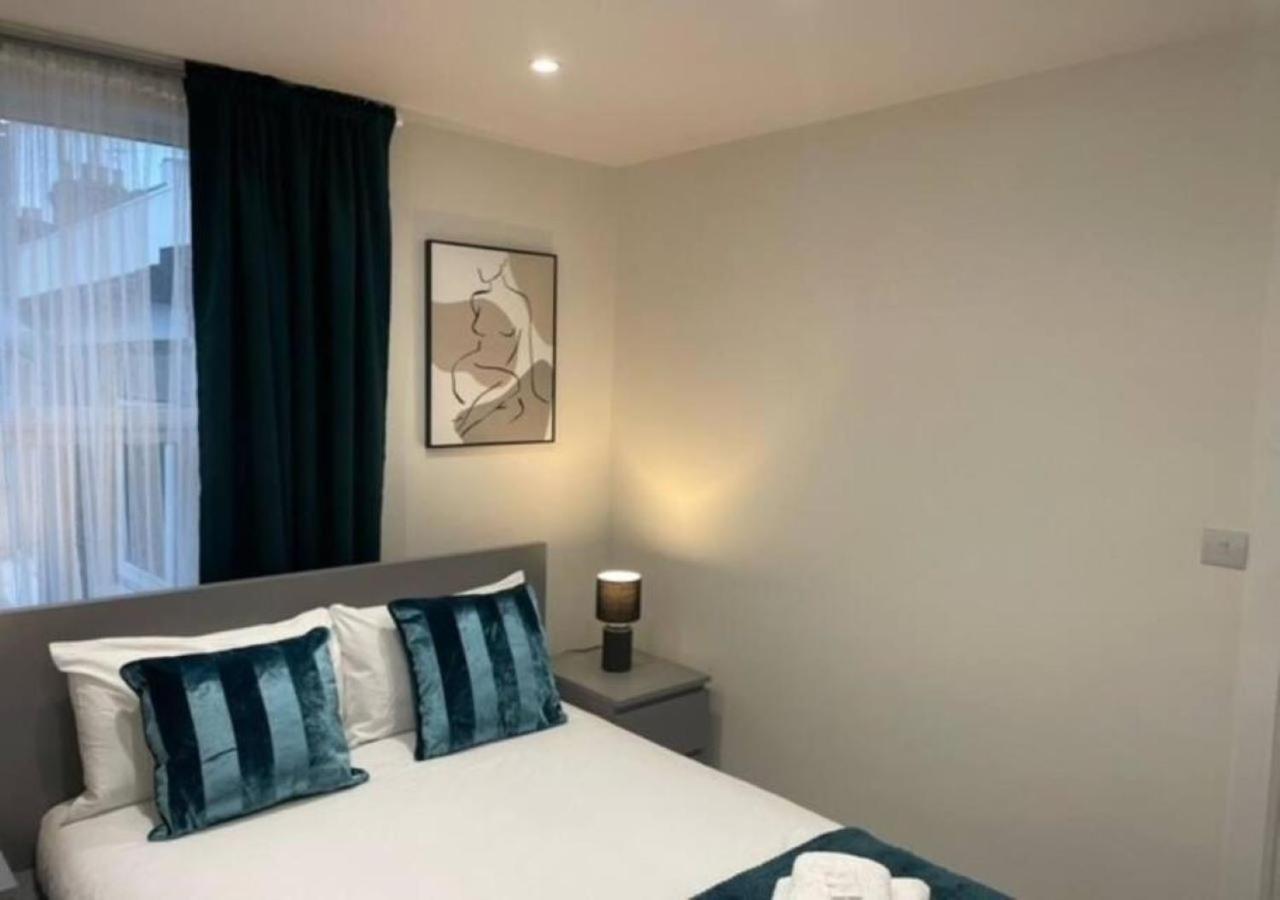 2 Bedroom Serviced Apartment # London Exteriör bild